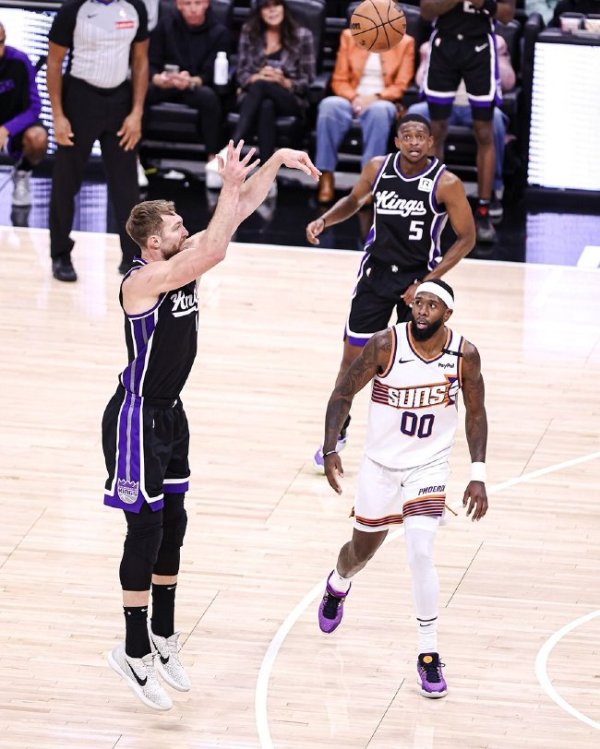 皇冠体育 夏普33分开采者送丛林狼3连败 国王大捷太阳