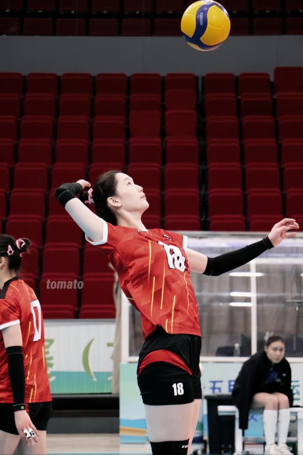 皇冠现金网 许晓婷表现不佳却挺身而出！有望成为上海女排核心二传