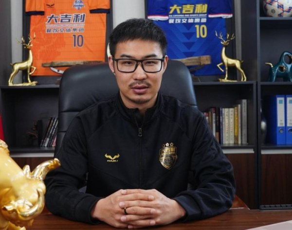 皇冠现金网 中超球员创业史：他从后厨小工做到集团老总